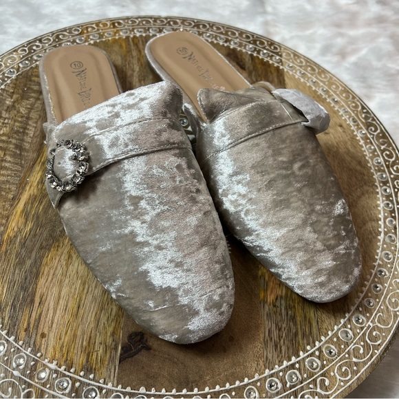 NWT Nature Breeze Slip on Women's Faux Velvet Mules - Picture 8 of 13